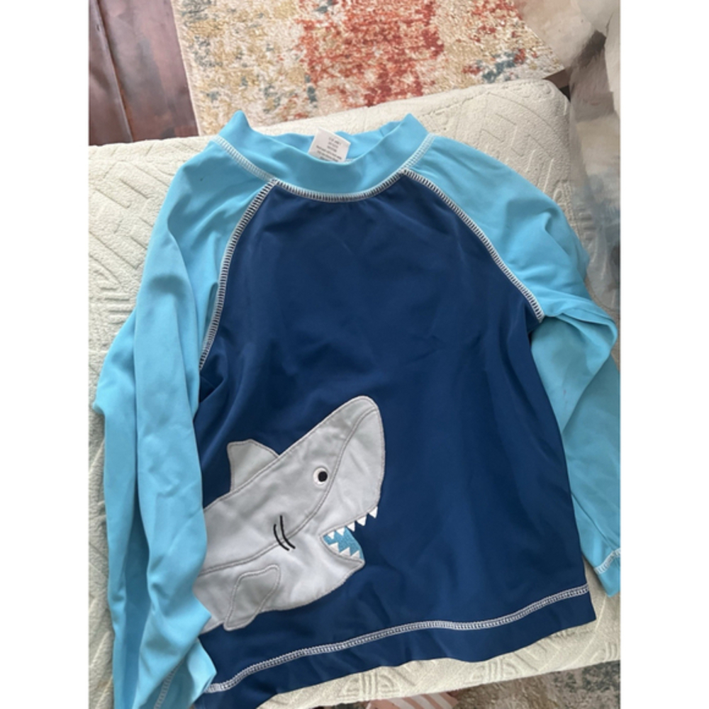 GYMBOREE SWIM SHOP NAVY & BLUE SHARK RASHGUARD 3T Pre-own Set With Other Pant